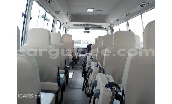 Acheter Import Voiture Toyota Coaster Blanc à Import - Dubai, Conakry Acheter Import Voiture Toyota Coaster Blanc à Import - Dubai, Conakry