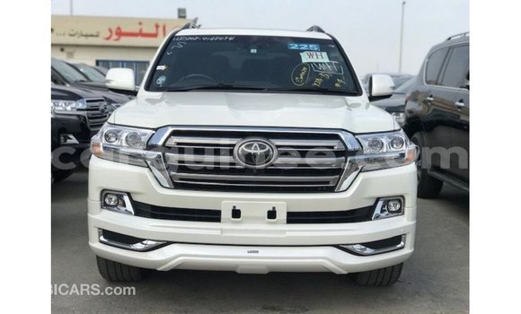 Buy Import Toyota Land Cruiser White Car in Import - Dubai in Conakry Buy Import Toyota Land Cruiser White Car in Import - Dubai in Conakry