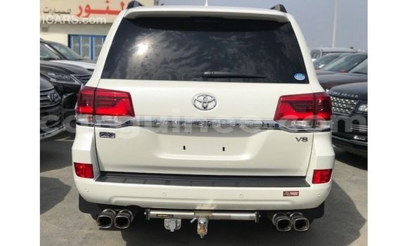 Buy Import Toyota Land Cruiser White Car in Import - Dubai in Conakry Buy Import Toyota Land Cruiser White Car in Import - Dubai in Conakry