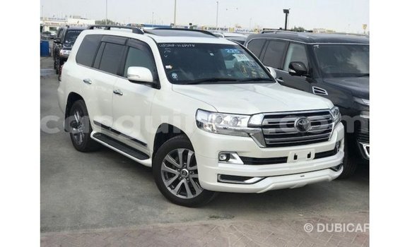 Buy Import Toyota Land Cruiser White Car in Import - Dubai in Conakry Buy Import Toyota Land Cruiser White Car in Import - Dubai in Conakry