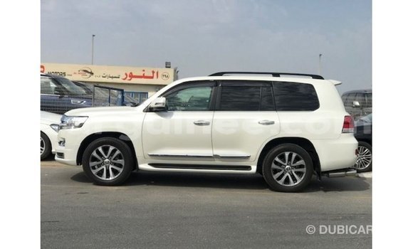 Buy Import Toyota Land Cruiser White Car in Import - Dubai in Conakry Buy Import Toyota Land Cruiser White Car in Import - Dubai in Conakry