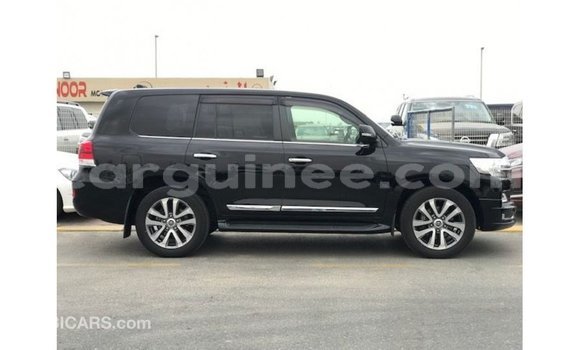 Buy Import Toyota Land Cruiser Black Car in Import - Dubai in Conakry Buy Import Toyota Land Cruiser Black Car in Import - Dubai in Conakry