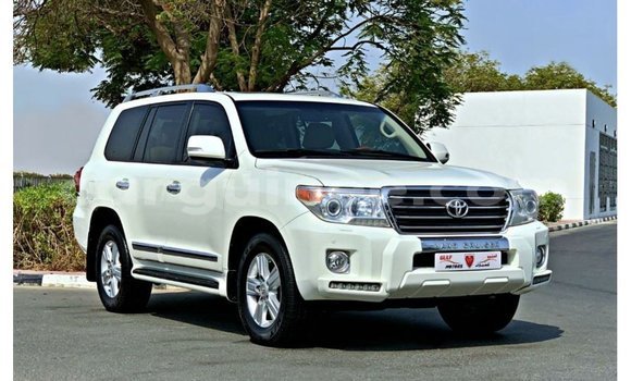 Acheter Import Voiture Toyota Land Cruiser Blanc à Import - Dubai, Conakry