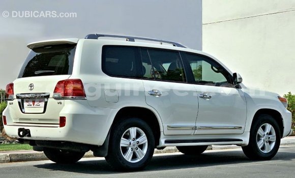Buy Import Toyota Land Cruiser White Car in Import - Dubai in Conakry Buy Import Toyota Land Cruiser White Car in Import - Dubai in Conakry
