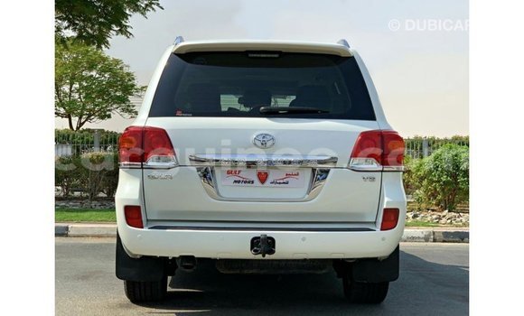 Buy Import Toyota Land Cruiser White Car in Import - Dubai in Conakry Buy Import Toyota Land Cruiser White Car in Import - Dubai in Conakry