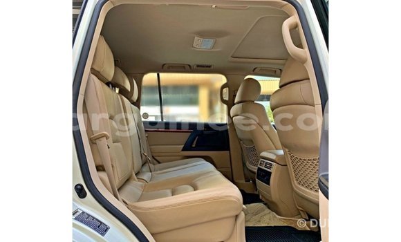 Buy Import Toyota Land Cruiser White Car in Import - Dubai in Conakry Buy Import Toyota Land Cruiser White Car in Import - Dubai in Conakry