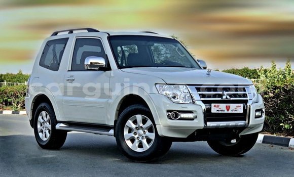 Acheter Import Voiture Mitsubishi Pajero Blanc à Import - Dubai, Conakry Acheter Import Voiture Mitsubishi Pajero Blanc à Import - Dubai, Conakry