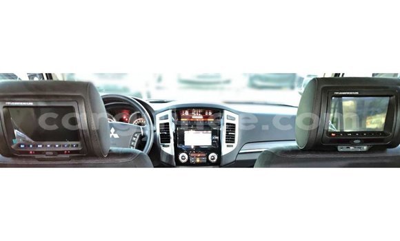 Acheter Import Voiture Mitsubishi Pajero Blanc à Import - Dubai, Conakry Acheter Import Voiture Mitsubishi Pajero Blanc à Import - Dubai, Conakry