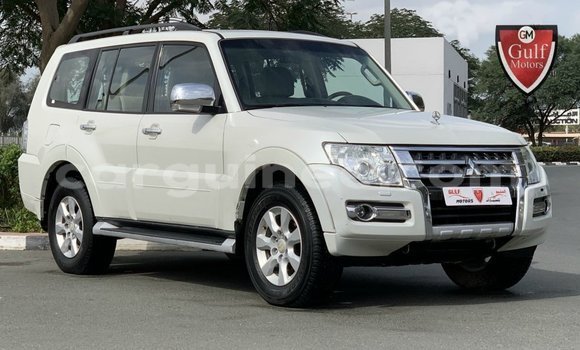 Acheter Import Voiture Mitsubishi Pajero Blanc à Import - Dubai, Conakry Acheter Import Voiture Mitsubishi Pajero Blanc à Import - Dubai, Conakry