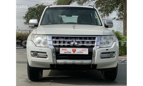 Acheter Import Voiture Mitsubishi Pajero Blanc à Import - Dubai, Conakry Acheter Import Voiture Mitsubishi Pajero Blanc à Import - Dubai, Conakry