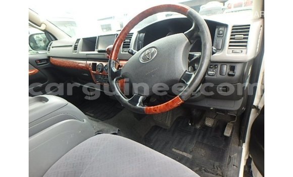 Buy Import Toyota Regius White Car in Import - Dubai in Conakry Buy Import Toyota Regius White Car in Import - Dubai in Conakry