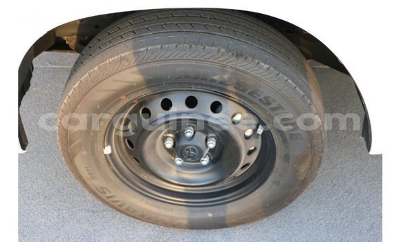 Buy Import Toyota Hilux White Car in Import - Dubai in Conakry Buy Import Toyota Hilux White Car in Import - Dubai in Conakry