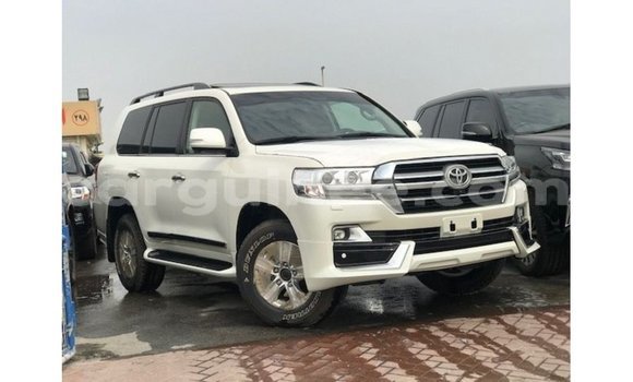 Acheter Import Voiture Toyota Land Cruiser Blanc à Import - Dubai, Conakry Acheter Import Voiture Toyota Land Cruiser Blanc à Import - Dubai, Conakry