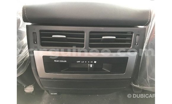 Buy Import Toyota Land Cruiser White Car in Import - Dubai in Conakry Buy Import Toyota Land Cruiser White Car in Import - Dubai in Conakry