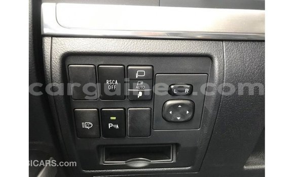 Buy Import Toyota Land Cruiser White Car in Import - Dubai in Conakry Buy Import Toyota Land Cruiser White Car in Import - Dubai in Conakry