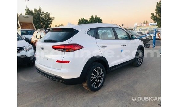 Buy Import Hyundai Tucson White Car in Import - Dubai in Conakry Buy Import Hyundai Tucson White Car in Import - Dubai in Conakry