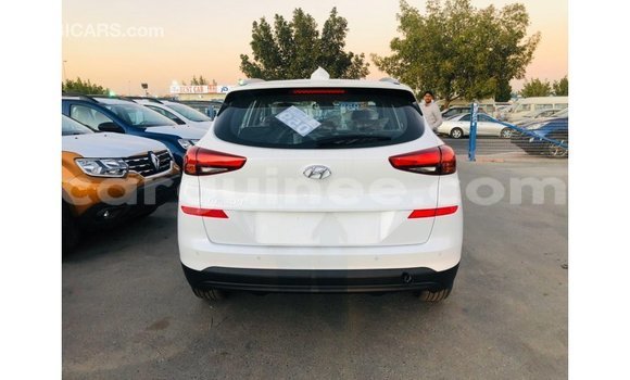 Buy Import Hyundai Tucson White Car in Import - Dubai in Conakry Buy Import Hyundai Tucson White Car in Import - Dubai in Conakry
