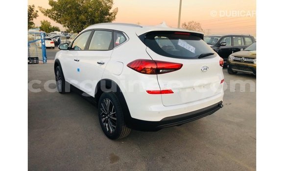 Buy Import Hyundai Tucson White Car in Import - Dubai in Conakry Buy Import Hyundai Tucson White Car in Import - Dubai in Conakry