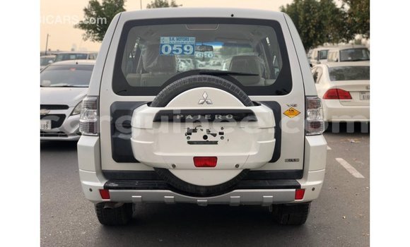 Buy Import Mitsubishi Pajero White Car in Import - Dubai in Conakry Buy Import Mitsubishi Pajero White Car in Import - Dubai in Conakry