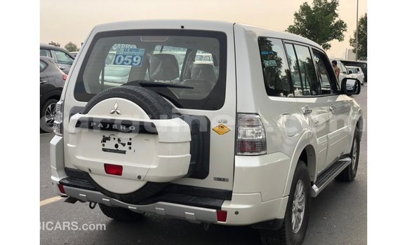 Buy Import Mitsubishi Pajero White Car in Import - Dubai in Conakry Buy Import Mitsubishi Pajero White Car in Import - Dubai in Conakry