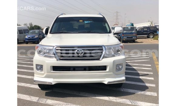 Buy Import Toyota Land Cruiser White Car in Import - Dubai in Conakry Buy Import Toyota Land Cruiser White Car in Import - Dubai in Conakry