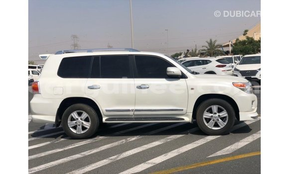 Buy Import Toyota Land Cruiser White Car in Import - Dubai in Conakry Buy Import Toyota Land Cruiser White Car in Import - Dubai in Conakry