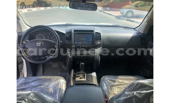 Buy Import Toyota Land Cruiser White Car in Import - Dubai in Conakry Buy Import Toyota Land Cruiser White Car in Import - Dubai in Conakry