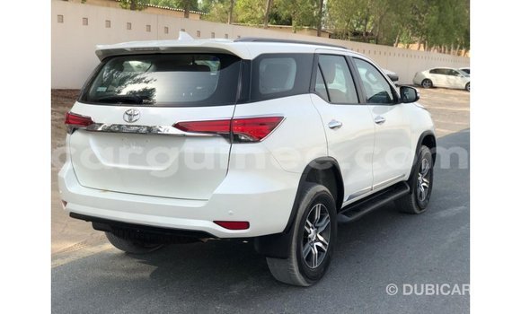Acheter Import Voiture Toyota Fortuner Blanc à Import - Dubai, Conakry Acheter Import Voiture Toyota Fortuner Blanc à Import - Dubai, Conakry