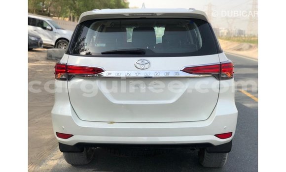 Acheter Import Voiture Toyota Fortuner Blanc à Import - Dubai, Conakry Acheter Import Voiture Toyota Fortuner Blanc à Import - Dubai, Conakry