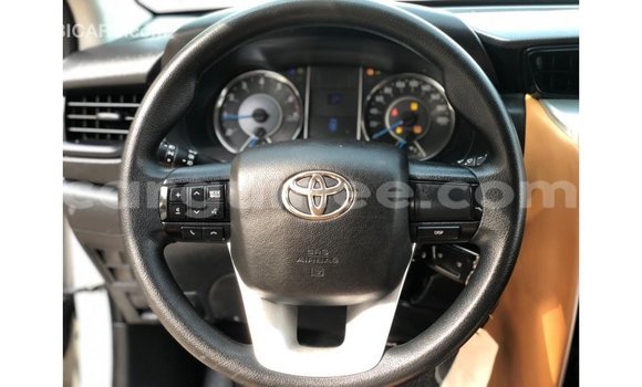 Acheter Import Voiture Toyota Fortuner Blanc à Import - Dubai, Conakry Acheter Import Voiture Toyota Fortuner Blanc à Import - Dubai, Conakry