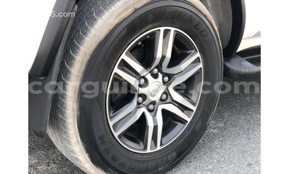 Acheter Import Voiture Toyota Fortuner Blanc à Import - Dubai, Conakry Acheter Import Voiture Toyota Fortuner Blanc à Import - Dubai, Conakry