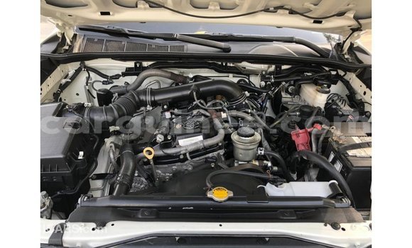 Acheter Import Voiture Toyota Fortuner Blanc à Import - Dubai, Conakry Acheter Import Voiture Toyota Fortuner Blanc à Import - Dubai, Conakry