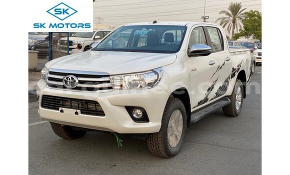 Buy Import Toyota Hilux White Car in Import - Dubai in Conakry