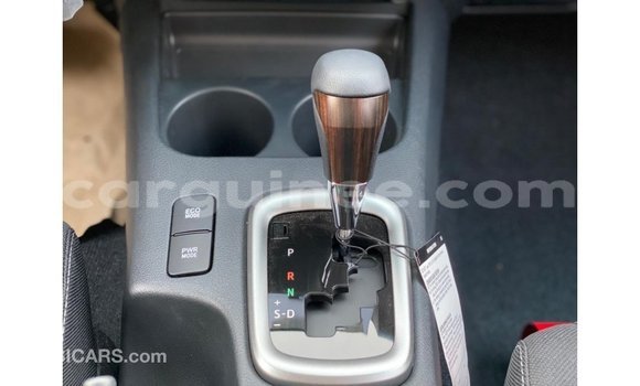 Acheter Import Voiture Toyota Hilux Blanc à Import - Dubai, Conakry Acheter Import Voiture Toyota Hilux Blanc à Import - Dubai, Conakry