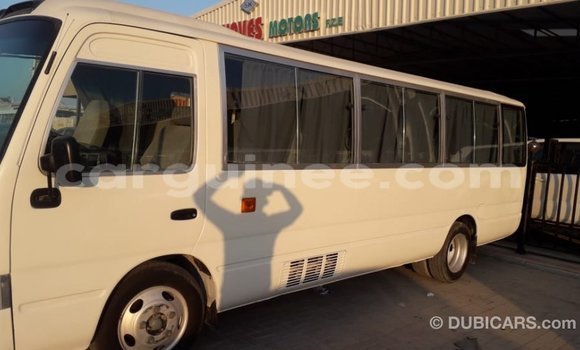 Acheter Import Voiture Toyota Coaster Blanc à Import - Dubai, Conakry Acheter Import Voiture Toyota Coaster Blanc à Import - Dubai, Conakry