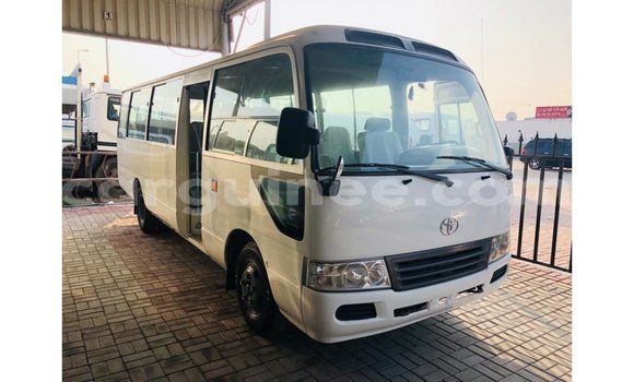 Acheter Import Voiture Toyota Coaster Blanc à Import - Dubai, Conakry Acheter Import Voiture Toyota Coaster Blanc à Import - Dubai, Conakry