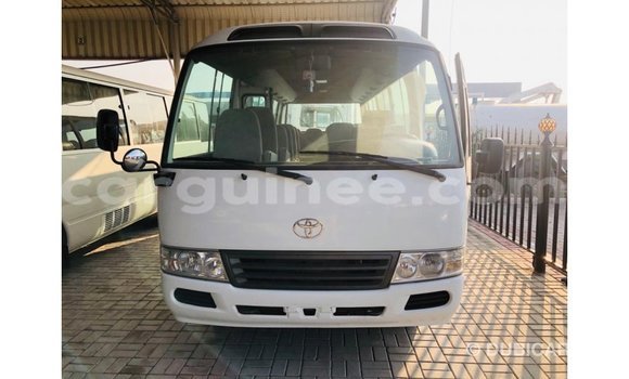 Acheter Import Voiture Toyota Coaster Blanc à Import - Dubai, Conakry Acheter Import Voiture Toyota Coaster Blanc à Import - Dubai, Conakry