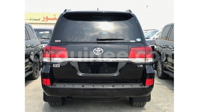 Big with watermark toyota land cruiser conakry import dubai 6123