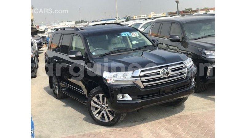 Big with watermark toyota land cruiser conakry import dubai 6123