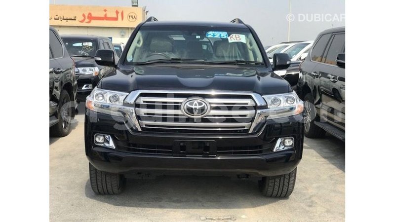 Big with watermark toyota land cruiser conakry import dubai 6123