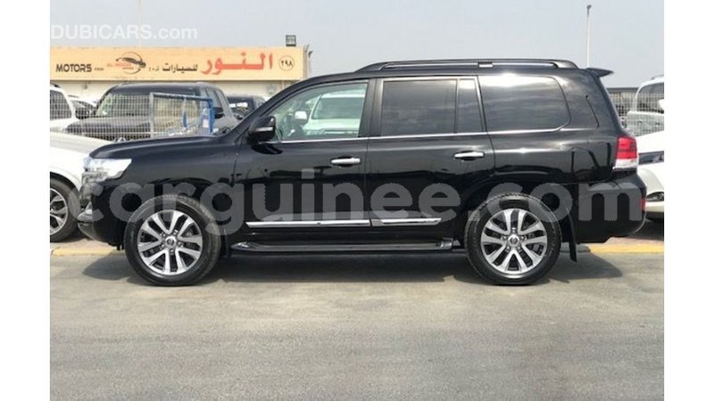 Big with watermark toyota land cruiser conakry import dubai 6123