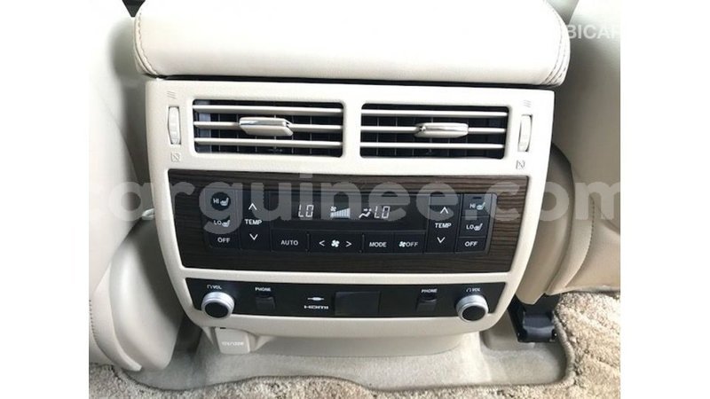 Big with watermark toyota land cruiser conakry import dubai 6123