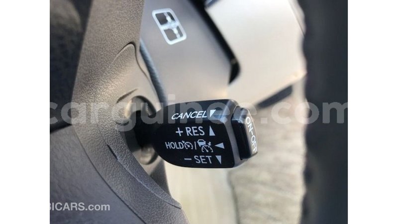 Big with watermark toyota land cruiser conakry import dubai 6123