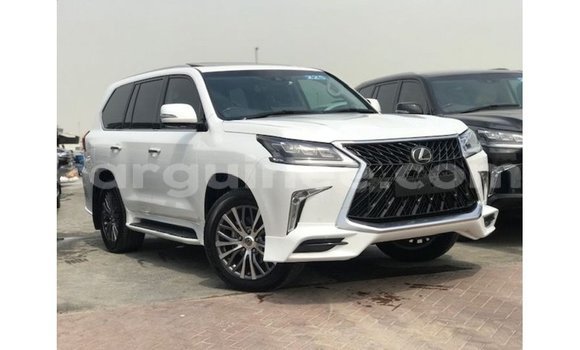 Acheter Import Voiture Lexus LX Blanc à Import - Dubai, Conakry Acheter Import Voiture Lexus LX Blanc à Import - Dubai, Conakry