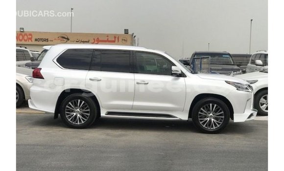 Acheter Import Voiture Lexus LX Blanc à Import - Dubai, Conakry Acheter Import Voiture Lexus LX Blanc à Import - Dubai, Conakry