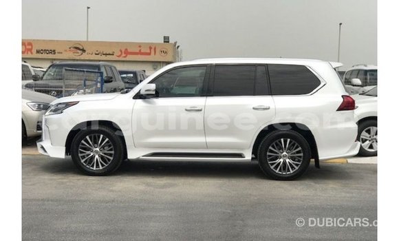 Acheter Import Voiture Lexus LX Blanc à Import - Dubai, Conakry Acheter Import Voiture Lexus LX Blanc à Import - Dubai, Conakry