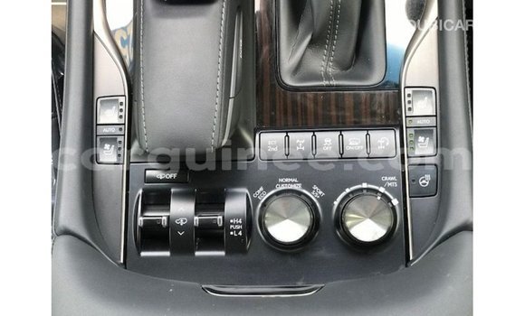 Acheter Import Voiture Lexus LX Blanc à Import - Dubai, Conakry Acheter Import Voiture Lexus LX Blanc à Import - Dubai, Conakry