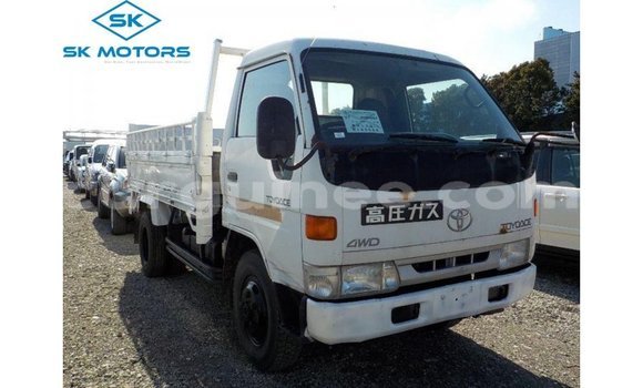 Acheter Import Voiture Toyota Dyna Blanc à Import - Dubai, Conakry