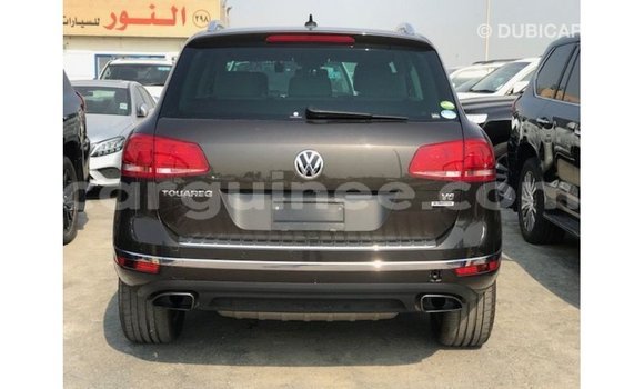 Acheter Import Voiture Volkswagen Touareg Marron à Import - Dubai, Conakry Acheter Import Voiture Volkswagen Touareg Marron à Import - Dubai, Conakry