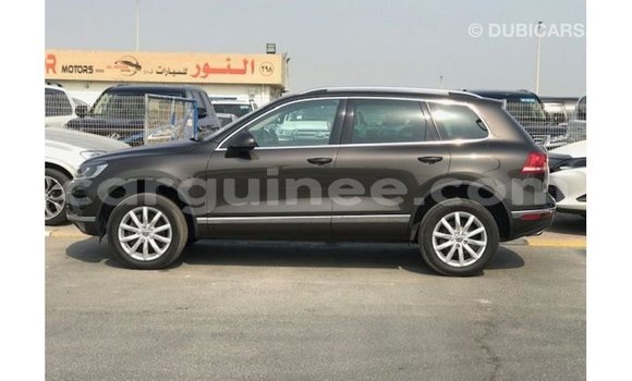 Acheter Import Voiture Volkswagen Touareg Marron à Import - Dubai, Conakry Acheter Import Voiture Volkswagen Touareg Marron à Import - Dubai, Conakry